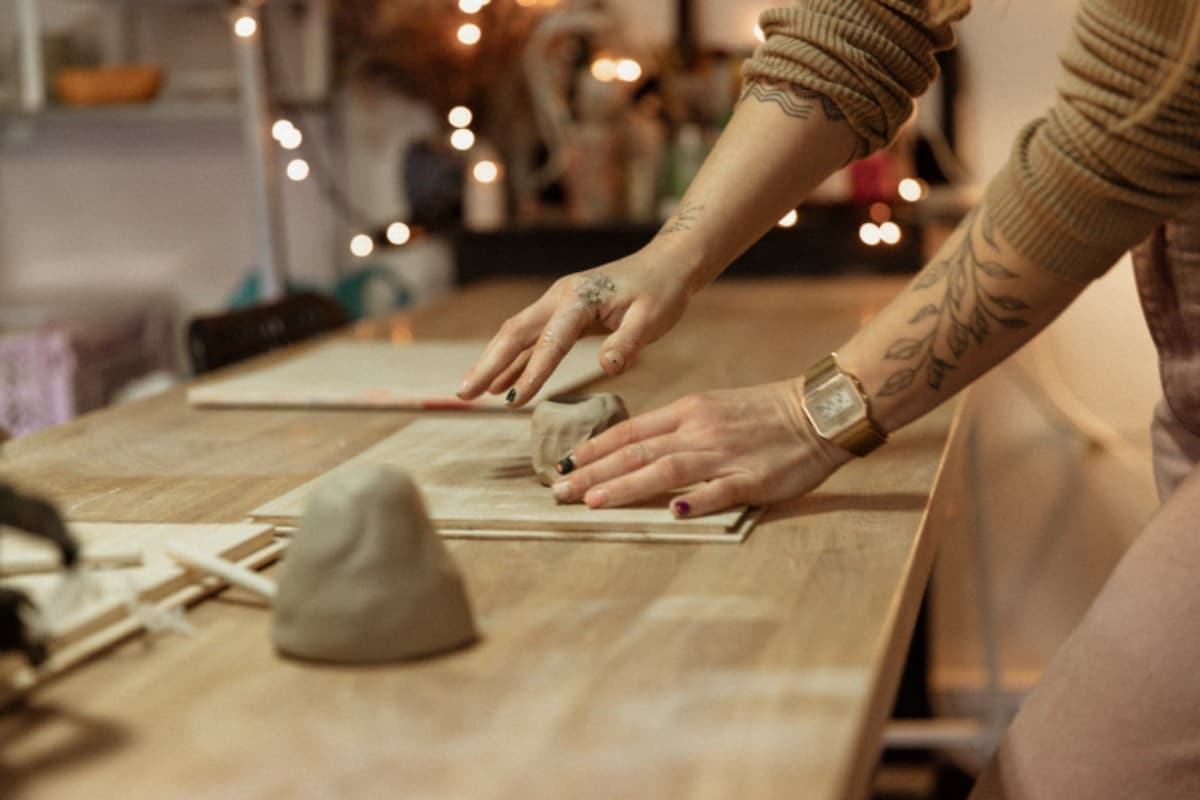 Clay & Wine: Christmas Decoration Workshop