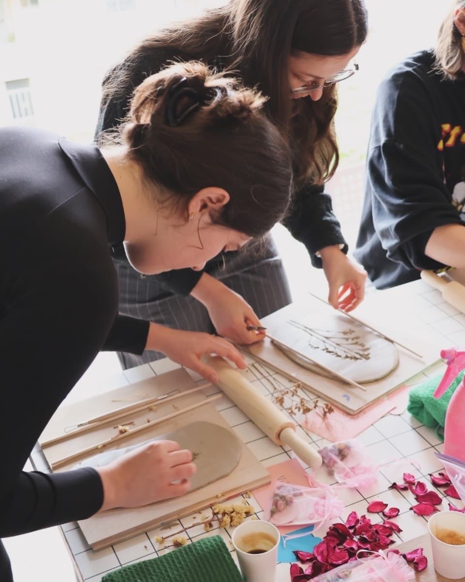 Pottery handbuilding class - no experience needed! 🌞
