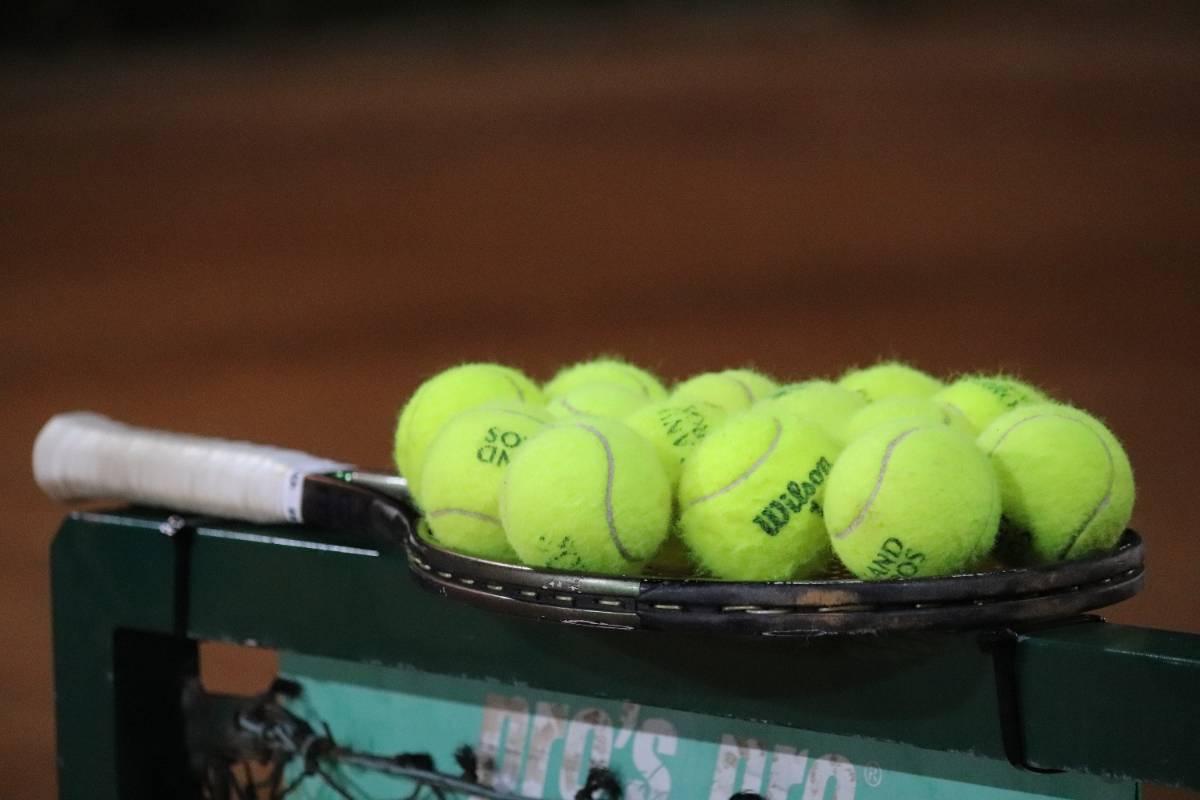 SOCIAL TENNIS LESSON