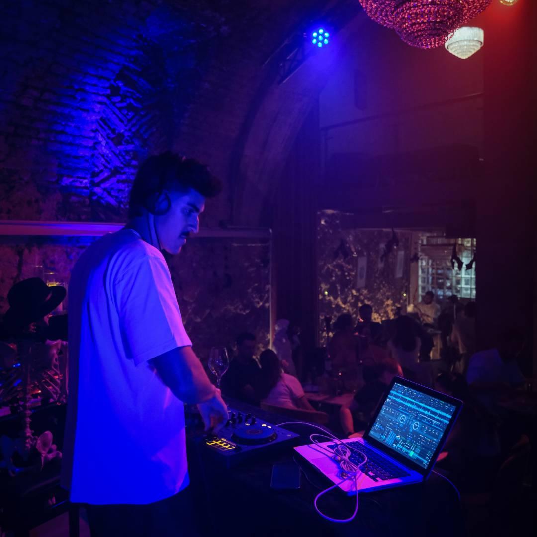 DJ set by Lu$$, jazzy deep house